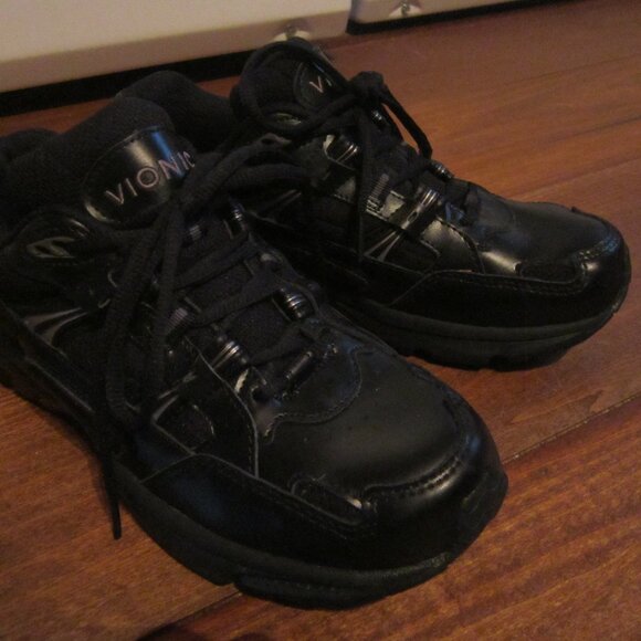 Vionic Women's Walker Classic Shoes, 8 (M) US, Black BARELY WORN, 23WALK - Picture 10 of 10